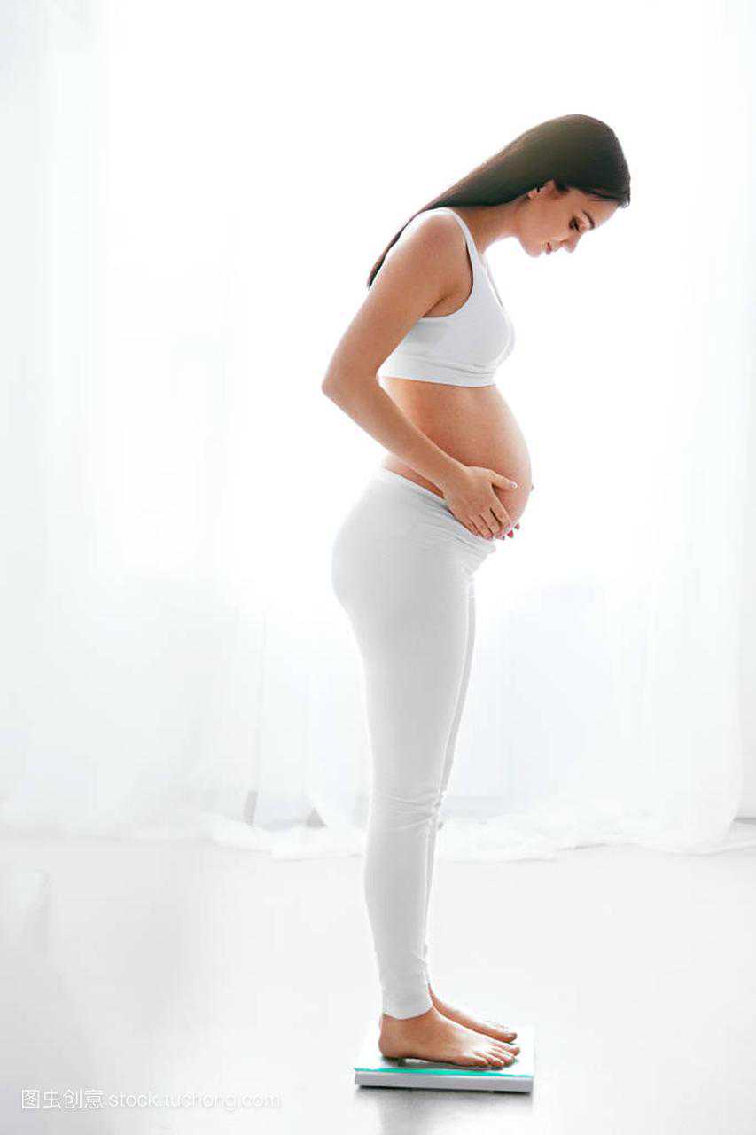 孕期腹胀的解决方案：准妈妈们必知的秘诀